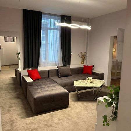 Luxury Apartment With Jacuzzi София Екстериор снимка