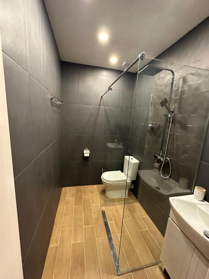 Luxury Apartment With Jacuzzi София Екстериор снимка